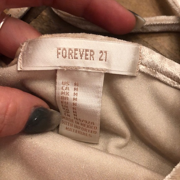 free with purchase🌴velvet top crop top - Picture 5 of 5